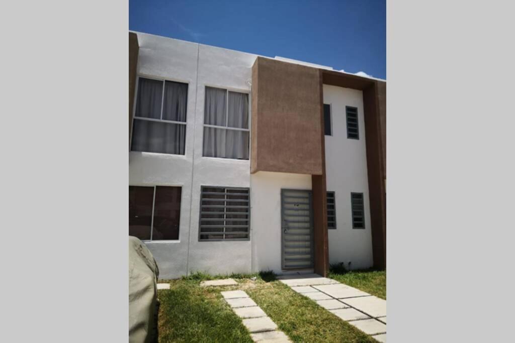 Residencial con seguridad y áreas recreativas. Villa Cancún Esterno foto